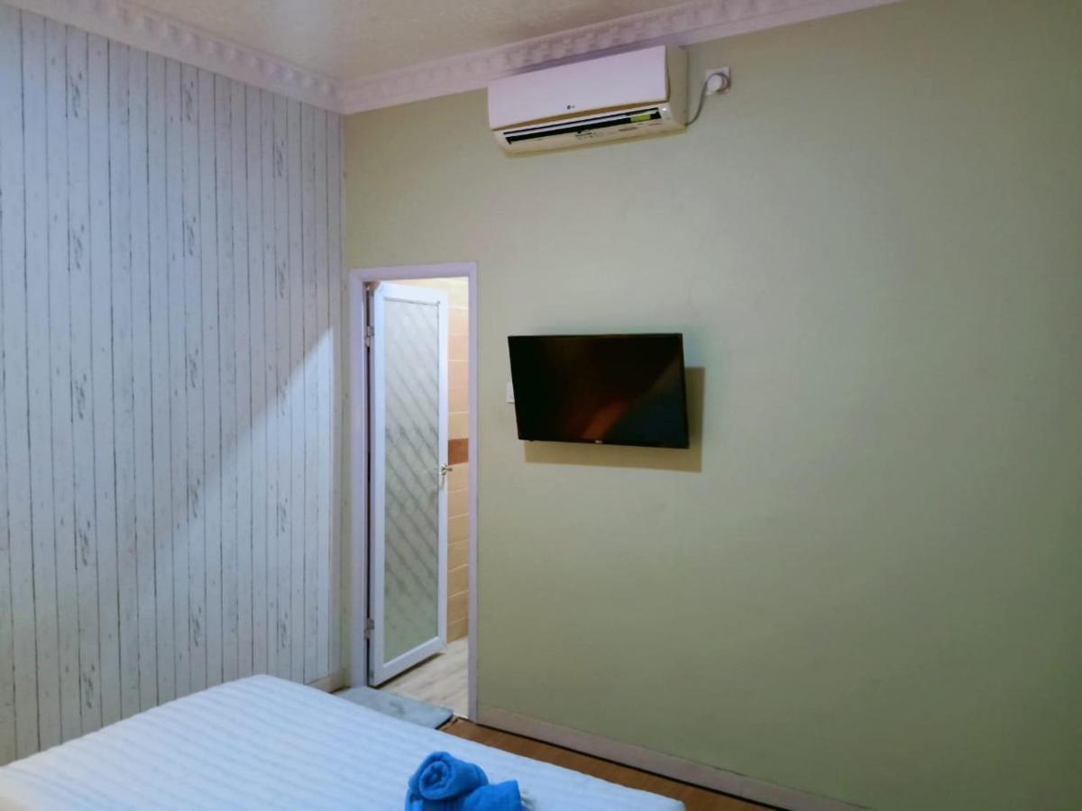 Sleeprest @ Golden Prima Hotel Batam Exterior photo