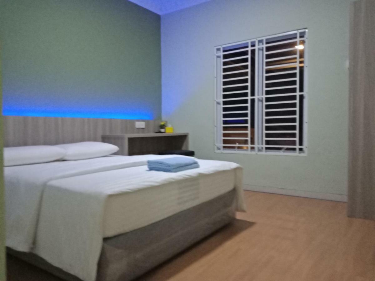 Sleeprest @ Golden Prima Hotel Batam Exterior photo