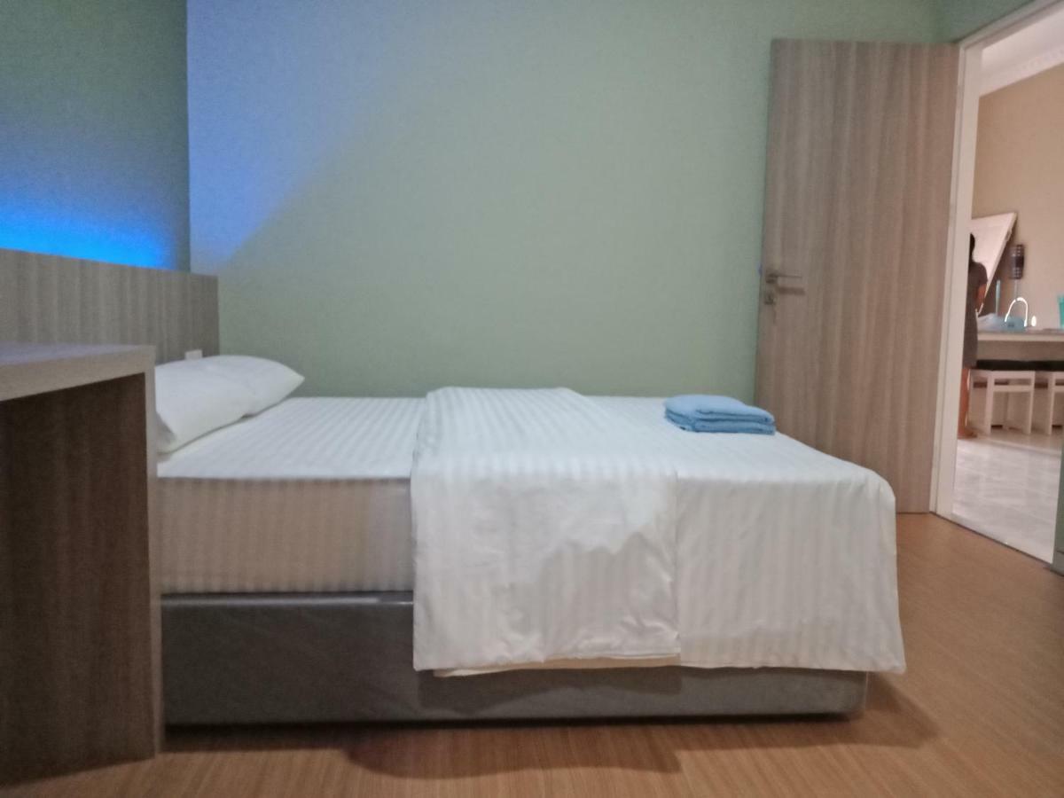 Sleeprest @ Golden Prima Hotel Batam Exterior photo