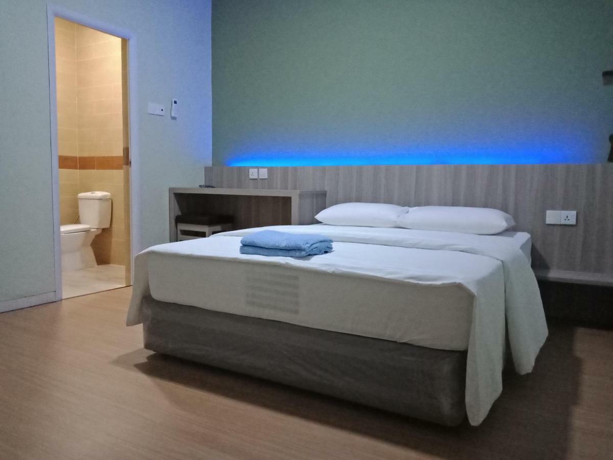 Sleeprest @ Golden Prima Hotel Batam Exterior photo